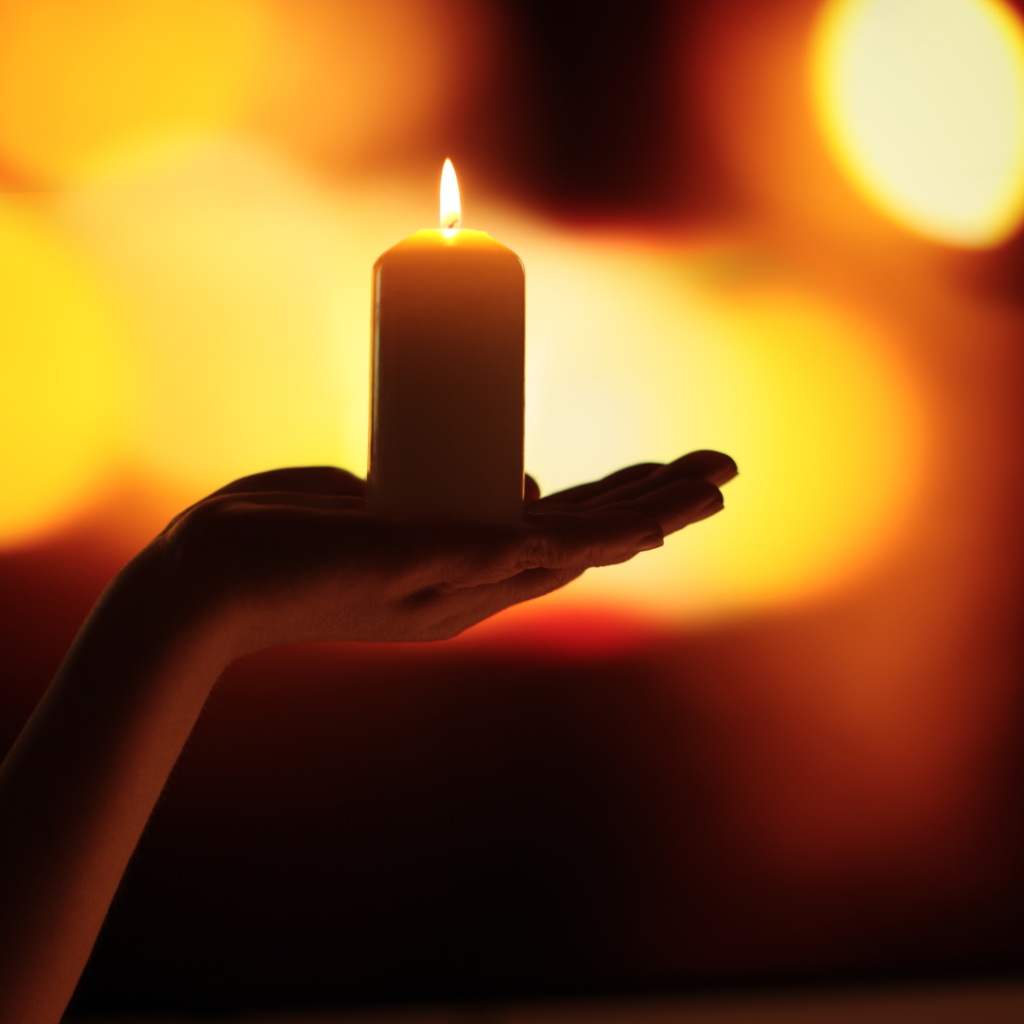 Intention du rituel Un rituel de fin de mois doux et sacré pour faire le bilan, libérer l’ancien et inviter le renouveau. Une pratique guidée alignée aux cycles, à la Lune et aux saisons.