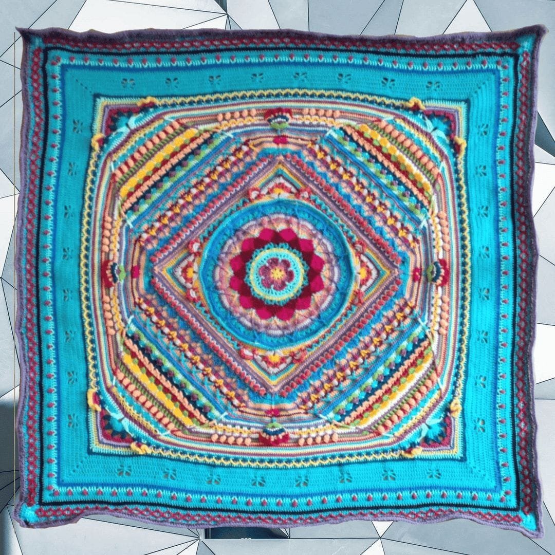 🛏️ Couverture Mandala au Crochet • Artisanat d'Art | Fait Main • Unique – Image 2