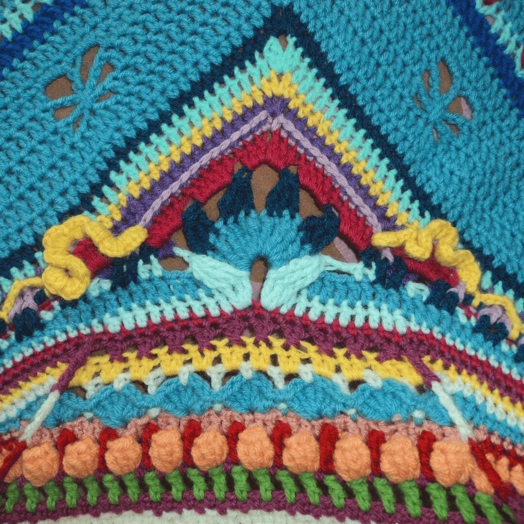 🛏️ Couverture Mandala au Crochet • Artisanat d'Art | Fait Main • Unique – Image 4