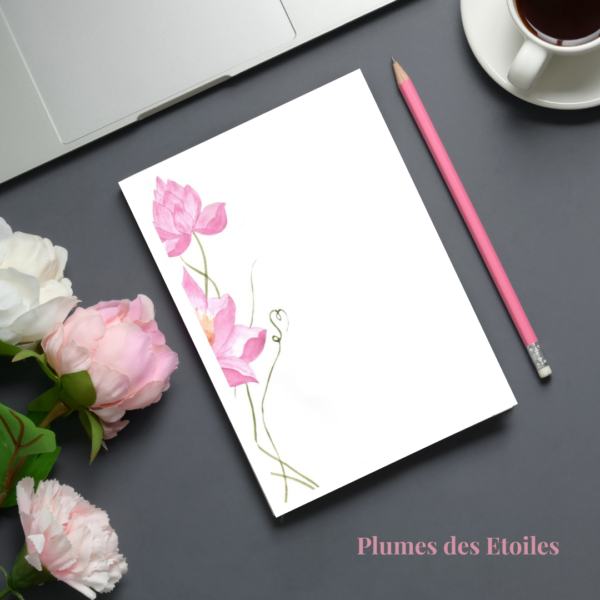 Bloc-notes artisanal fleur de lotus — illustration aquarelle, pages détachables, papier FSC & Ecolabel. Édition limitée. Dernières pièces disponibles — ne manque pas cette opportunité ! 