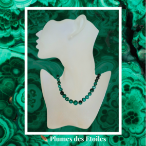Collier artisanal malachite verte, 49 perles naturelles, rocailles Miyuki, fermoir argent 925. Pièce unique. Déstockage limité. 