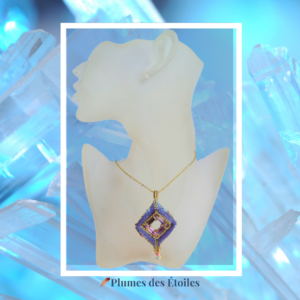 Collier Swarovski artisanal tissé main. Pendentif Swarovski carré crystal antique pink, perles Miyuki & gold filled. Déstockage limité