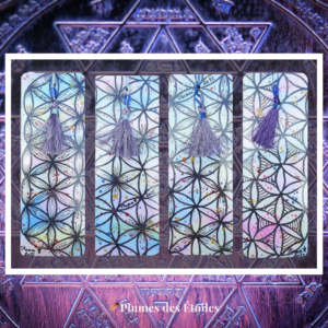 Ensemble de 4 marque-pages aquarelle artisanal – Fleurs de Vie peints à la main, pompons faits main. Papier 300g FSC, plastifié. Cadeau élégant et symbolique pour les amoureux de l'art et de l'harmonie.