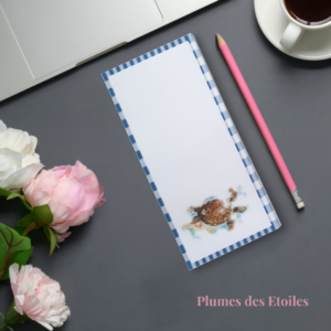 Bloc-notes DL Tortue aquarelle – 48 pages FSC, dos cartonné, atelier Jura. Format élancé et poétique. Cadeau papeterie original et éco-responsable.