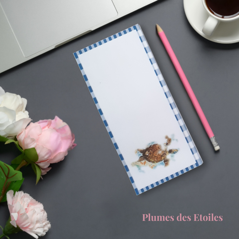 Bloc-notes DL Tortue aquarelle – 48 pages FSC, dos cartonné, atelier Jura. Format élancé et poétique. Cadeau papeterie original et éco-responsable.