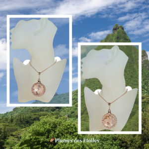 Collier artisanal Haapiti double face, pièce unique en jaspe sable. Perles Miyuki, cœur Swarovski, cordon daim. Réversible. Déstockage limité.