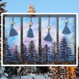 Ensemble de 4 marque-pages sapins enchantés à l'aquarelle peints à la main avec pompons colorés. Papier 300g FSC, plastifié. Cadeau idéal pour lecteurs et amoureux de l'art. 🌲