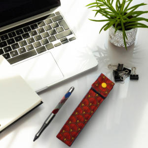 Etui stylos Le Fanpāmu — coton palmier, denim, fermeture Kam. Fabriqué à partir de chutes de tissu. Zéro déchet, durable et tendance.