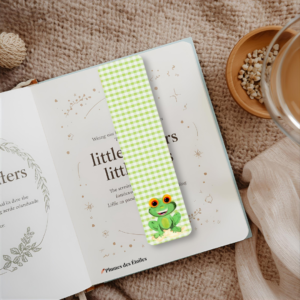 Marque-page aquarelle Grenouille vichy – Illustration imprimée sur papier 220 g FSC, plastifié. Fond vichy vert & blanc. Cadeau ludique et raffiné pour lecteurs.