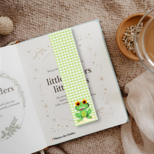 Marque-page aquarelle Grenouille vichy – Illustration imprimée sur papier 220 g FSC, plastifié. Fond vichy vert & blanc. Cadeau ludique et raffiné pour lecteurs.