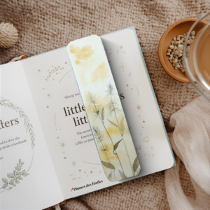 Marque-page soirée champêtre est une aquarelle peinte à la main avec des fleurs champêtres délicates et apaisantes. Papier 300g FSC, plastifié. Cadeau idéal pour amoureux de la poésie et de la nature. 🌸