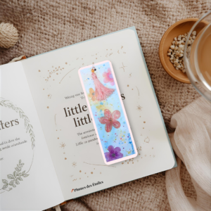 Marque-page aquarelle artisanal – Symphonie de Fleurs peintes à la main, pompon fait main. Papier 300g FSC, plastifié. Cadeau élégant et apaisant pour les amoureux de la lecture.