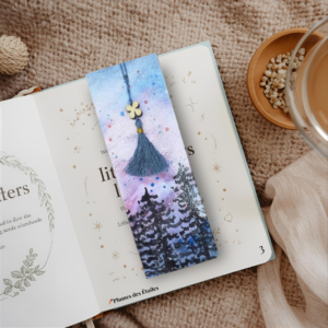 Marque-page sapins enchantés à l'aquarelle peints à la main avec pompons colorés. Papier 300g FSC, plastifié. Cadeau idéal pour lecteurs et amoureux de l'art. 🌲